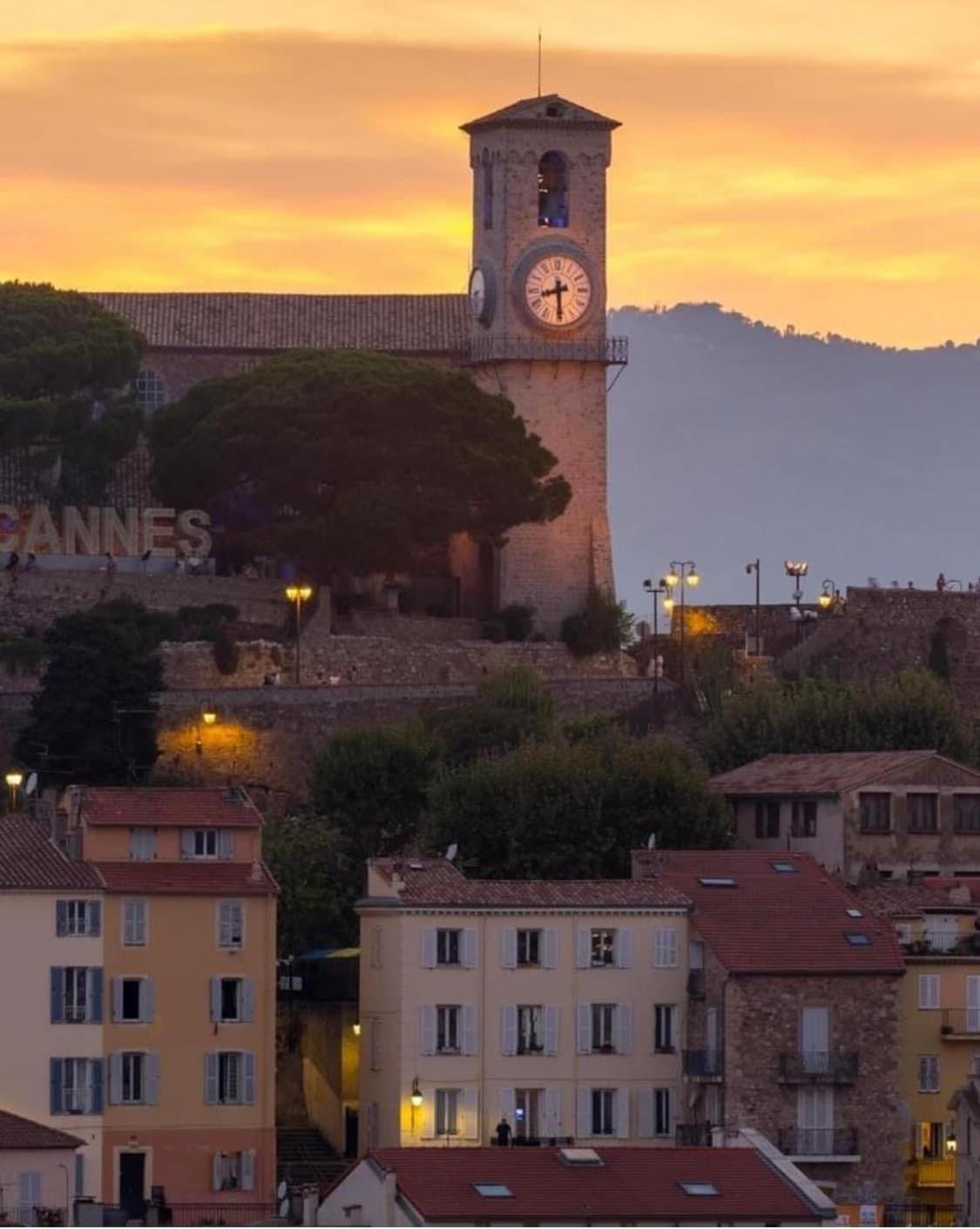 Appartamento À deux pas du Palais des Festivals , deux pièces dans le bas du quartier historique du Suquet à Cannes Esterno foto