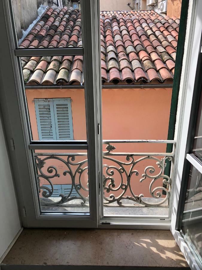 Appartamento À deux pas du Palais des Festivals , deux pièces dans le bas du quartier historique du Suquet à Cannes Esterno foto