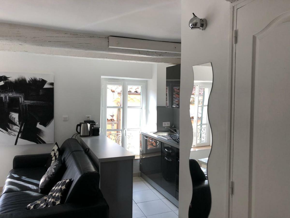 Appartamento À deux pas du Palais des Festivals , deux pièces dans le bas du quartier historique du Suquet à Cannes Esterno foto