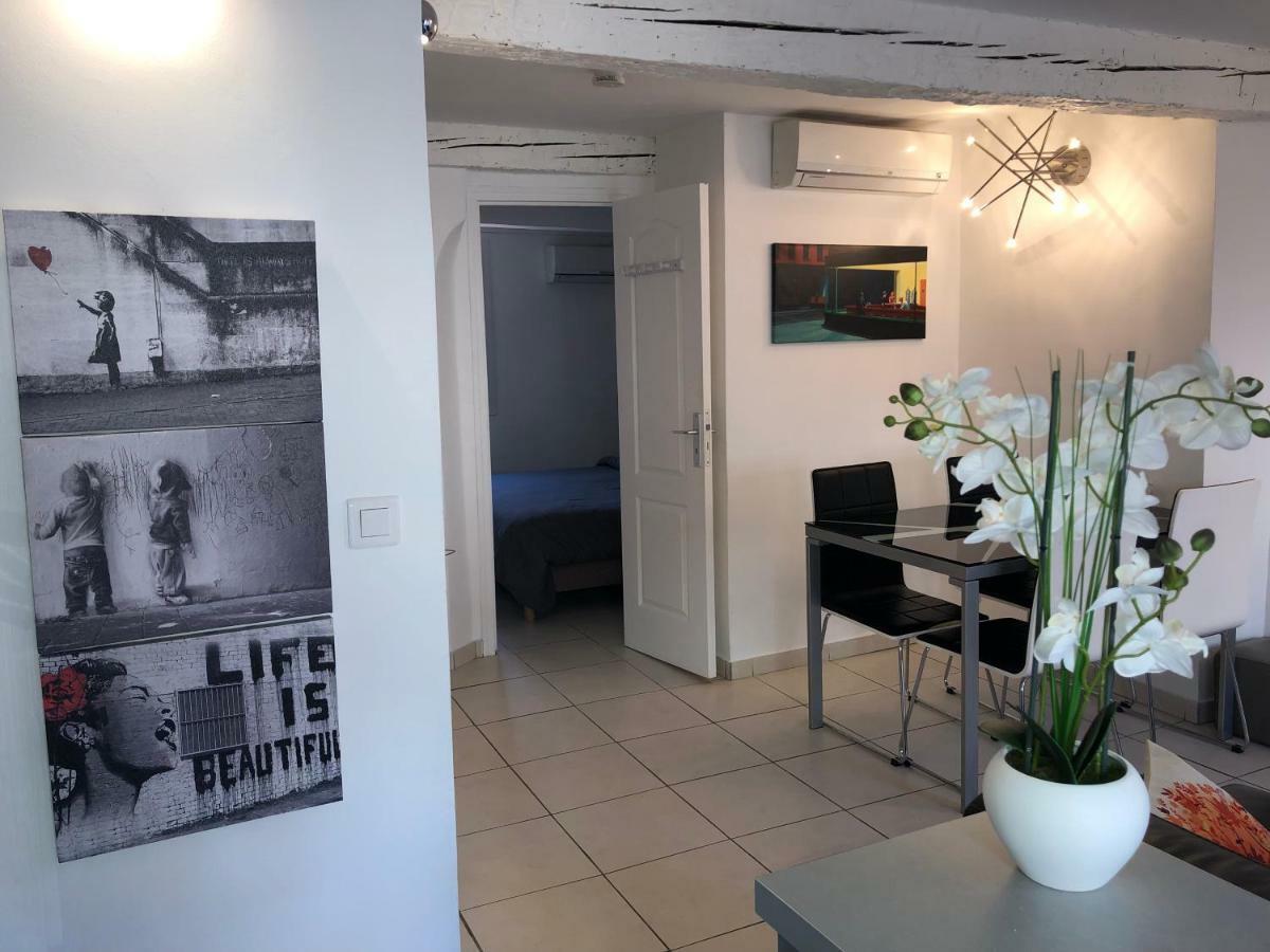 Appartamento À deux pas du Palais des Festivals , deux pièces dans le bas du quartier historique du Suquet à Cannes Esterno foto
