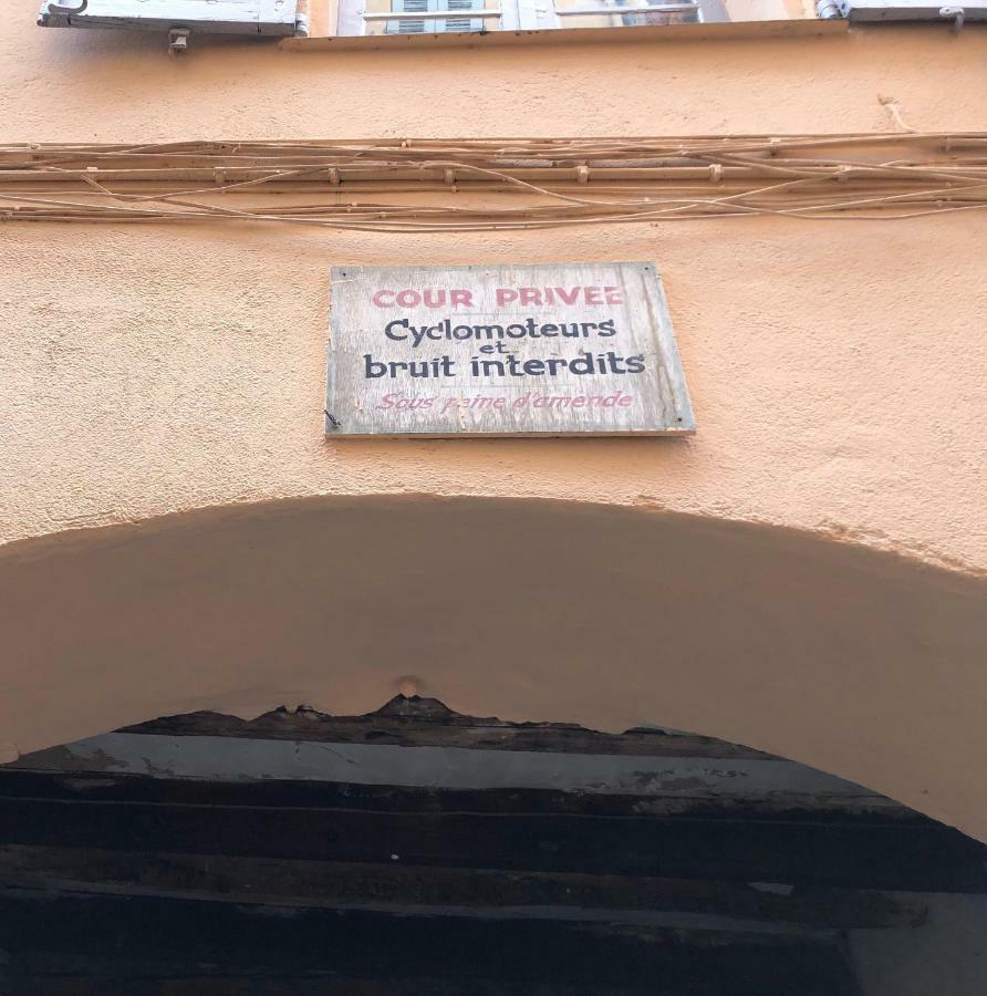 Appartamento À deux pas du Palais des Festivals , deux pièces dans le bas du quartier historique du Suquet à Cannes Esterno foto