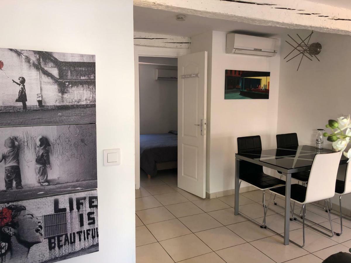 Appartamento À deux pas du Palais des Festivals , deux pièces dans le bas du quartier historique du Suquet à Cannes Esterno foto