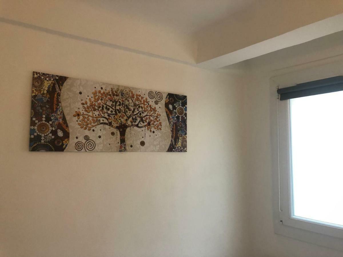 Appartamento À deux pas du Palais des Festivals , deux pièces dans le bas du quartier historique du Suquet à Cannes Esterno foto